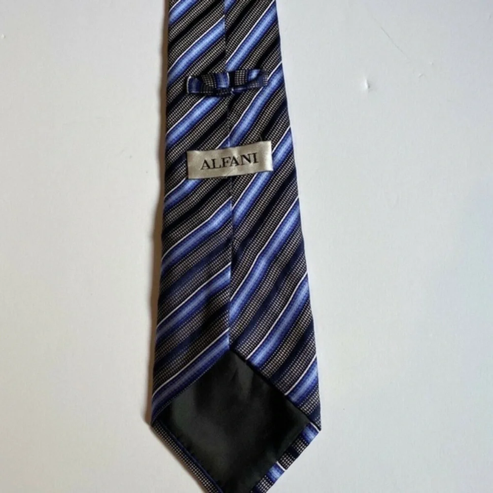 Alfani Mens Tie Blue Stripes Elegant 100% Silk Handmade